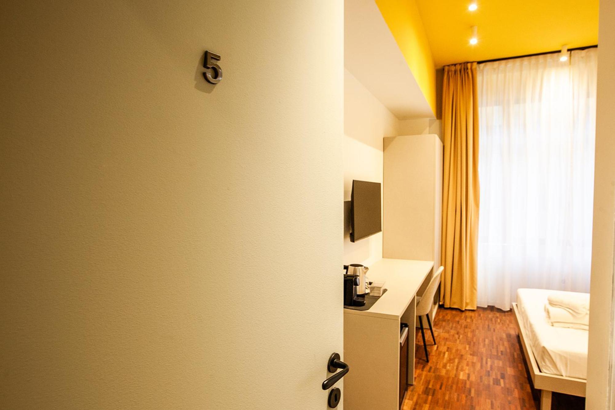 Cvm 19 Hotell Milano Exteriör bild